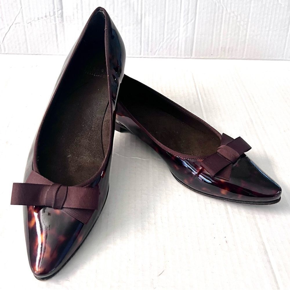 Stuart Weitzman Patent Leather Pointed Toe Tortoise Flats with bow 10 narrow